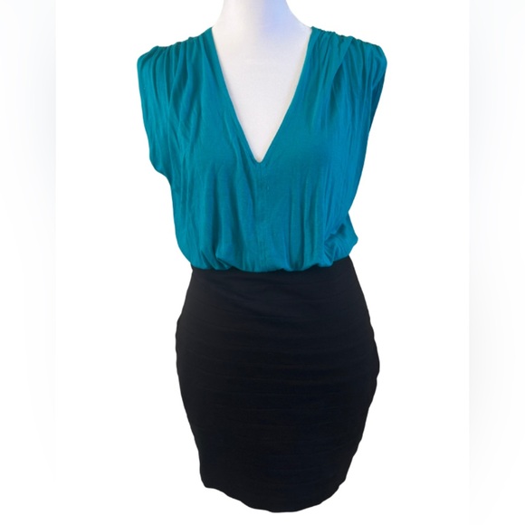 Express Teal & Black V-Neck Front & Back Dress - Picture 2 of 6